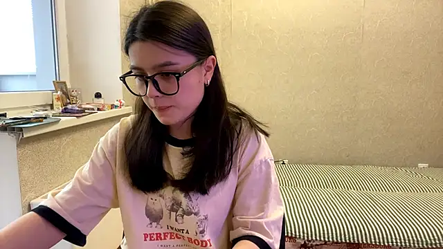 Snapshot of SaintMari chatting on 05-20-26, 12:11 SaintMari online show from 05-20-26, 12:11