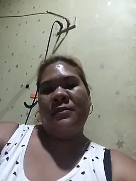 Snapshot of queen_lovely69 chatting on 01-17-26, 12:43 queen lovely69 online show from 01-17-26, 12:43