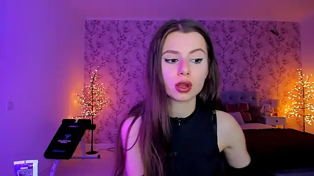 Hot Molly5 online show from 03-08-26, 02:15