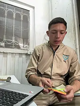 santiObrero online show from 04-13-26, 08:25