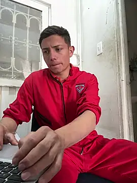 santiObrero online show from 04-18-26, 08:09