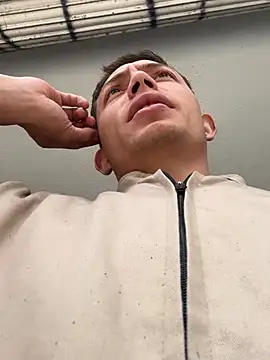 santiObrero online show from 04-22-26, 04:30