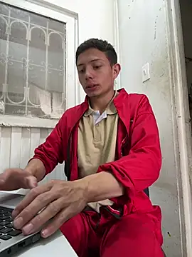 Snapshot of santiObrero chatting on 04-30-26, 04:02 santiObrero online show from 04-30-26, 04:02