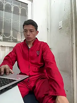 Snapshot of santiObrero chatting on 05-07-26, 04:12 santiObrero online show from 05-07-26, 04:12