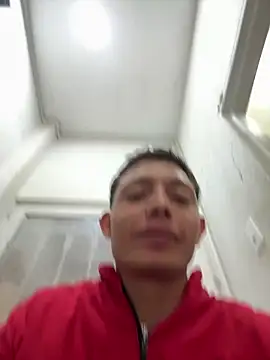 Snapshot of santiObrero chatting on 05-11-26, 04:04 santiObrero online show from 05-11-26, 04:04