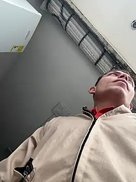 santiObrero online show from 06-19-26, 04:11