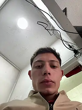 santiObrero online show from 07-10-26, 03:36