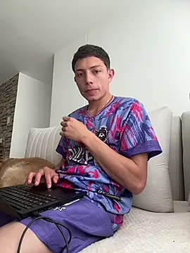 santiObrero online show from 07-24-26, 04:38