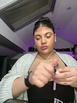 Snapshot of MinaKhalina chatting on 02-22-26, 11:58 MinaKhalina online show from 02-22-26, 11:58