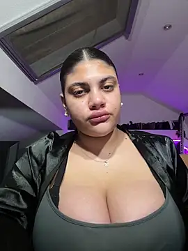 Snapshot of MinaKhalina chatting on 02-26-26, 11:04 MinaKhalina online show from 02-26-26, 11:04