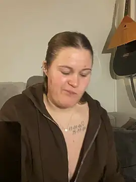 Snapshot of justsomeoneuknow chatting on 02-17-26, 07:53 justsomeoneuknow online show from 02-17-26, 07:53