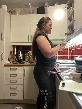 Snapshot of justsomeoneuknow chatting on 02-19-26, 06:26 justsomeoneuknow online show from 02-19-26, 06:26