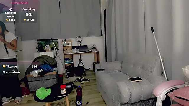 VictoriaHoneyy online show from 05-17-26, 01:58