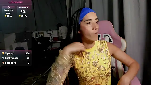 VictoriaHoneyy online show from 05-19-26, 01:22