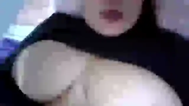 Snapshot of ladystichita chatting on 06-11-26, 12:32 ladystichita online show from 06-11-26, 12:32