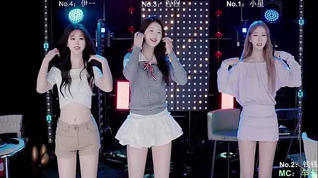 Snapshot of ZZ000S33 chatting on 03-22-26, 10:40 ZZ000S33 online show from 03-22-26, 10:40