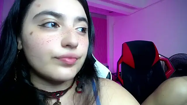 Snapshot of sonic_jess07 chatting on 05-19-26, 10:27 sonic jess07 online show from 05-19-26, 10:27