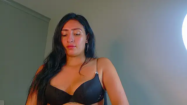 AmmyRouse   online show from 03-18-26, 11:24