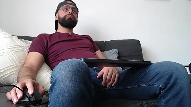 Snapshot of SpermsBank chatting on 01-19-26, 04:33 SpermsBank online show from 01-19-26, 04:33