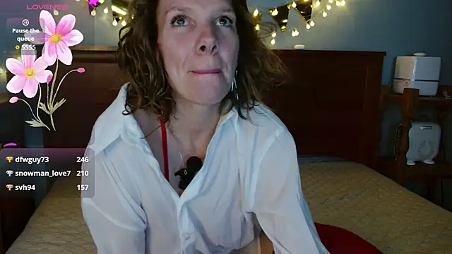 Daisy Lovely online show from 05-18-26, 04:29