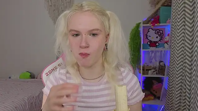 Mia WaterFall online show from 04-19-26, 03:28