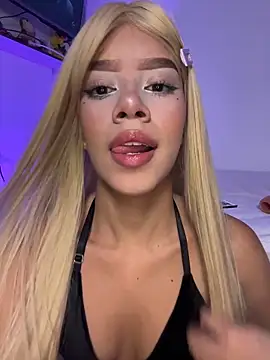 BellaMoon  online show from 03-18-26, 06:00