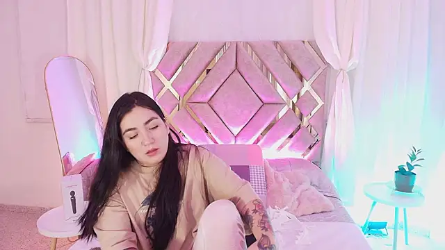 KathiaJenner online show from 03-17-26, 01:36