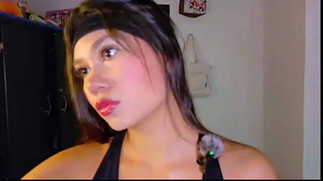 Snapshot of Wendy_Mills_ chatting on 02-14-26, 02:41 Wendy Mills online show from 02-14-26, 02:41