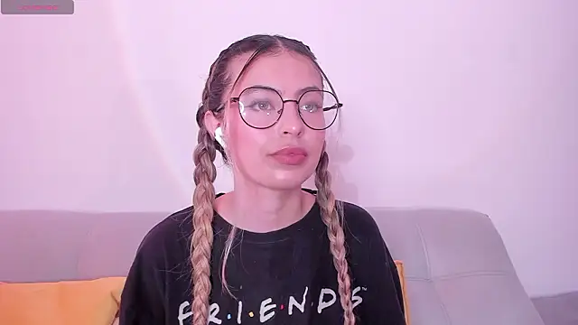 Snapshot of Fernanda_aaaa chatting on 03-02-26, 02:02 Fernanda aaaa online show from 03-02-26, 02:02