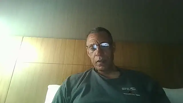 swimmer2496 online show from 04-02-26, 01:36