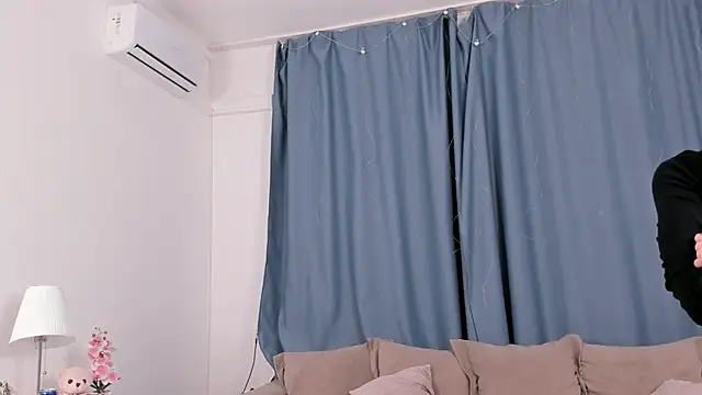 Snapshot of JackiYoss chatting on 02-14-26, 12:24 JackiYoss online show from 02-14-26, 12:24