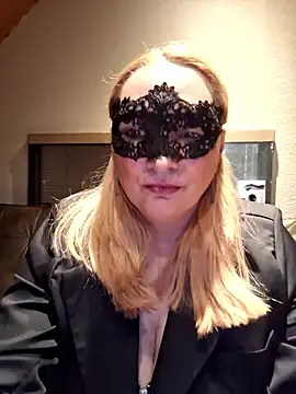 MaskedQueen77 online show from 01-18-26, 03:49