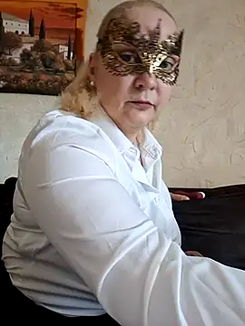 Snapshot of MaskedQueen77 chatting on 05-28-26, 12:24 MaskedQueen77 online show from 05-28-26, 12:24