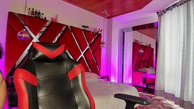 Lucia 24x online show from 03-20-26, 01:16