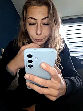 dewimp1 online show from 04-05-26, 12:13