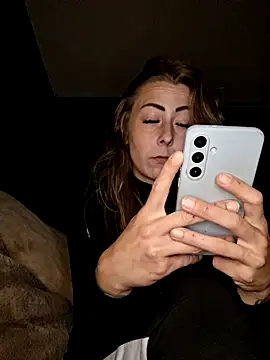 dewimp1 online show from 04-26-26, 09:23