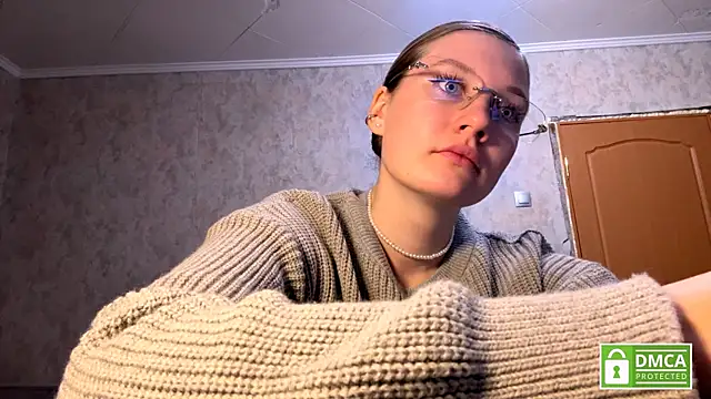 Jolievic online show from 04-12-26, 05:29