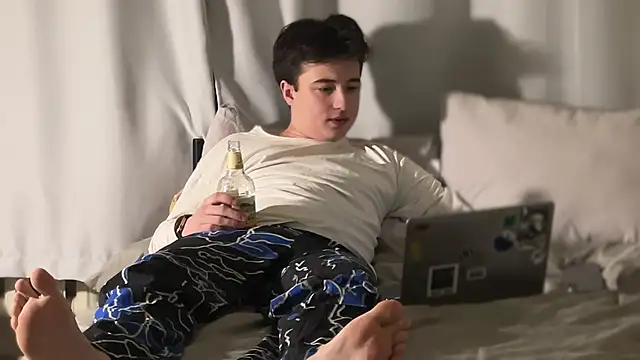 Snapshot of coolskum0 chatting on 03-15-26, 05:52 coolskum0 online show from 03-15-26, 05:52