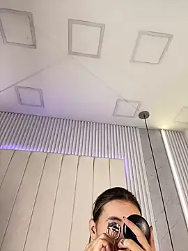 JuliaColemann online show from 02-12-26, 12:00