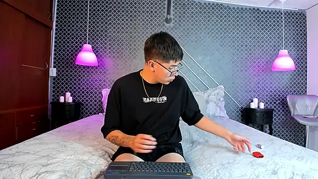 Evie demn online show from 02-11-26, 08:25