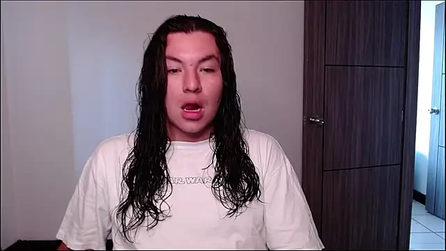 Snapshot of Yigolo__ chatting on 07-10-26, 01:14 Yigolo online show from 07-10-26, 01:14