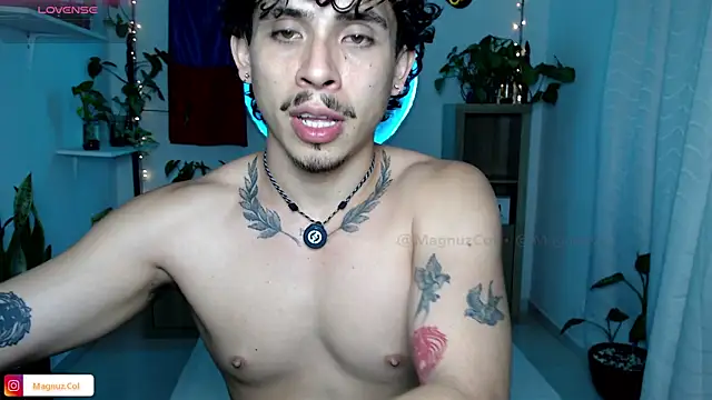 Snapshot of Magnuz_Col chatting on 02-12-26, 03:23 Magnuz Col online show from 02-12-26, 03:23