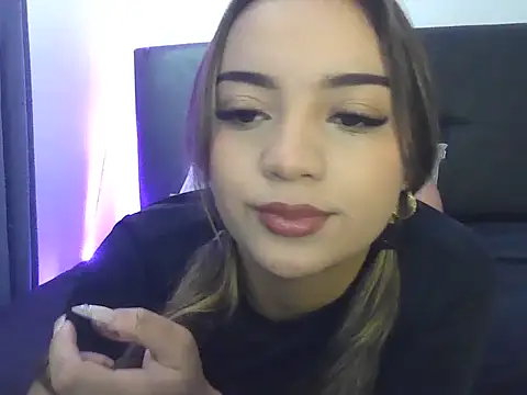 Snapshot of Itsgabyx chatting on 02-07-26, 03:49 Itsgabyx online show from 02-07-26, 03:49