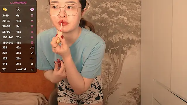 Snapshot of Hiaru_Cutie chatting on 11-27-25, 05:42 Hiaru Cutie online show from 11-27-25, 05:42