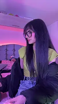 Snapshot of _Lucycherry chatting on 02-17-26, 04:53 Lucycherry online show from 02-17-26, 04:53