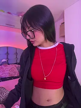 Snapshot of _Lucycherry chatting on 02-25-26, 05:06 Lucycherry online show from 02-25-26, 05:06