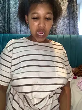 Snapshot of feliciahun chatting on 02-14-26, 02:36 feliciahun online show from 02-14-26, 02:36