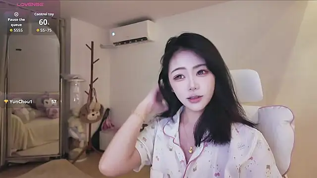 Jolie-22 online show from 05-29-26, 01:53
