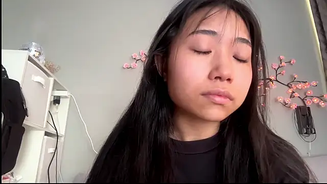 SweetMiaXO online show from 04-21-26, 10:12