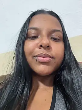 Snapshot of bella_255 chatting on 03-21-26, 12:48 bella 255 online show from 03-21-26, 12:48